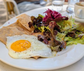 Frühstück im Café Caché in Wien