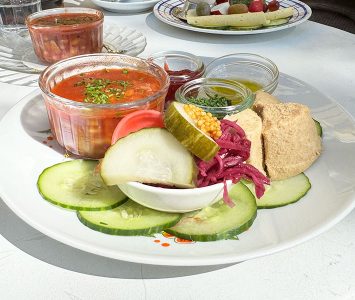 Frühstück im Café Caché in Wien