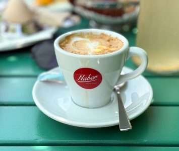 Frühstück im Café Pavillon Schönbrunn in Wien