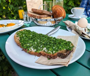 Frühstück im Café Pavillon Schönbrunn in Wien
