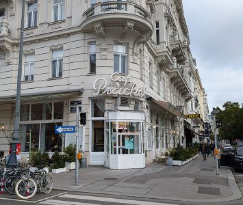 Frühstück im Café Prückel in Wien