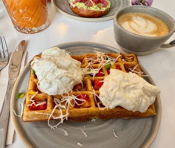 Frühstück im Bistro Deppat in Wien
