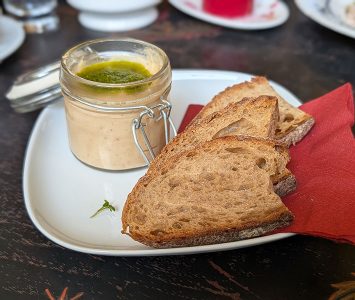 Frühstück im Kaffee Kunze in Wien