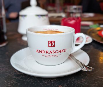Frühstück im Kaffee Kunze in Wien
