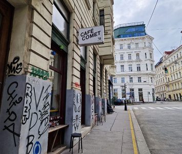 Frühstück im Café Comet in Wien