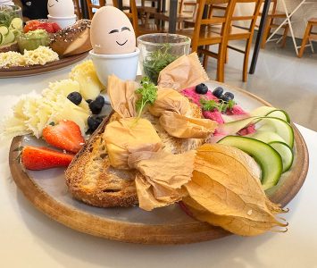 Frühstück in der Hidden Kitchen in Wien.