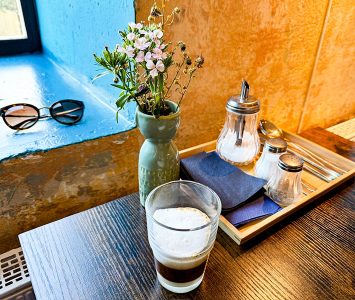 Frühstück im Lebenslinien Café in Wien