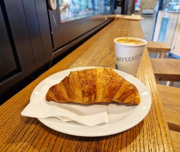 Frühstück in der Kaffeeküche in Wien